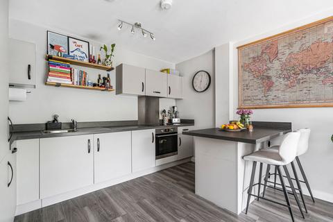 undefined, Threadneedle Road, Farnham, Surrey, GU9