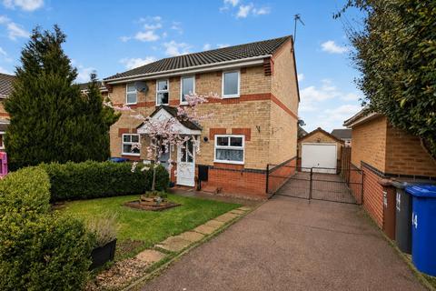 2 bedroom end of terrace house for sale, Emsworth Close, Bury St. Edmunds IP32