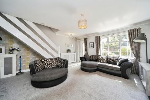 3 bedroom townhouse for sale, Prospect View, Bramley, Leeds