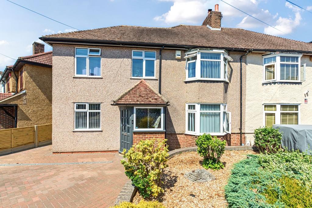 Detached house exterior, driveway