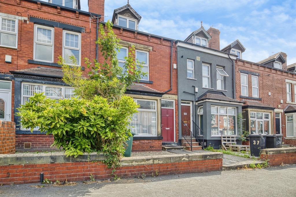 Ash Road, Leeds, Leeds