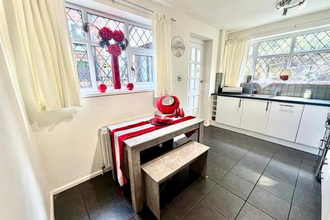 3 bedroom semi-detached house for sale, Green Hill Road, Leeds
