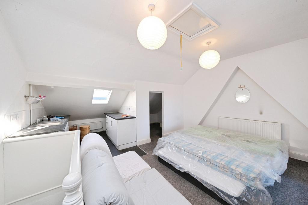 House in Nottingham, Old Basford - View 3