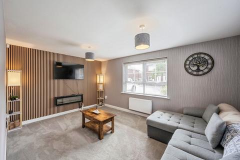 3 bedroom semi-detached house for sale, Bevin Close, Doncaster DN11