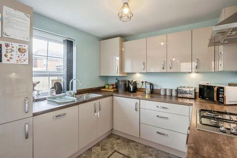 3 bedroom semi-detached house for sale, Bevin Close, Doncaster DN11