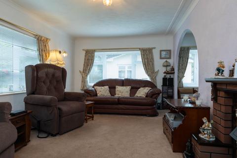 2 bedroom retirement property for sale, Oakland Glen, Preston PR5