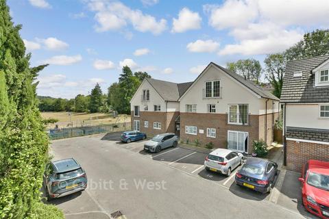 2 bedroom flat for sale, Stafford Rise, Caterham CR3