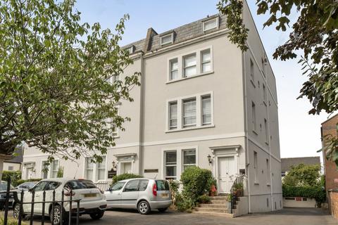 1 bedroom apartment for sale, Knapp Road, Gloucestershire GL50