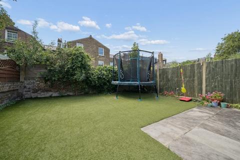 4 bedroom semi-detached house to rent, Rattray Road, London SW2
