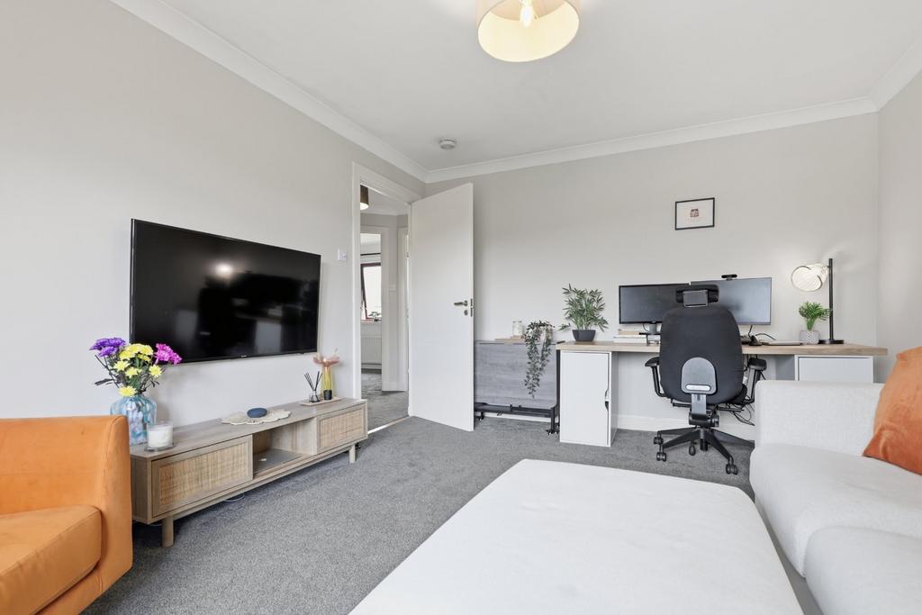 Apartment in Paisley, Renfrewshire - View 4