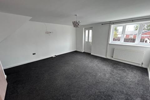 3 bedroom terraced house to rent, Greygarth Close, Hull, HU7