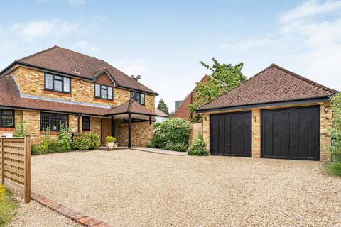 4 bedroom detached house for sale, Gilmais Bookham KT