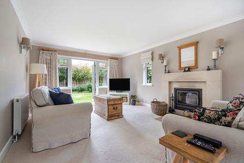 4 bedroom detached house for sale, Gilmais Bookham KT
