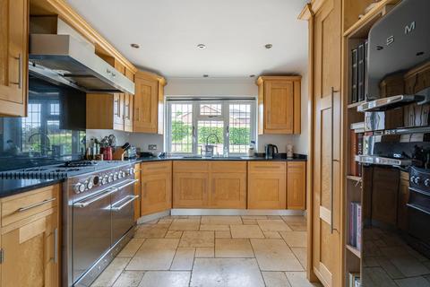 4 bedroom detached house for sale, Gilmais Bookham KT