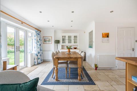 4 bedroom detached house for sale, Gilmais Bookham KT