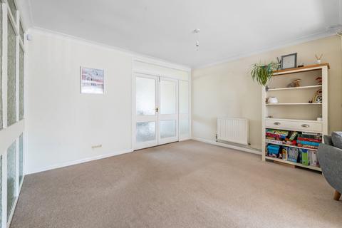 5 bedroom detached house for sale, Howard Gardens, Surrey GU1