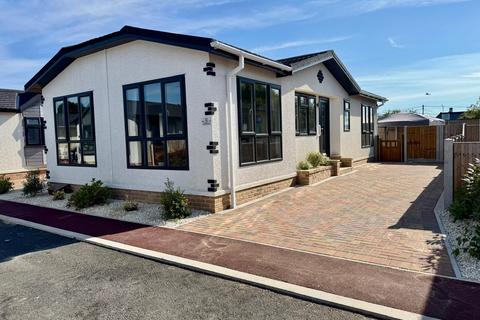 2 bedroom static caravan for sale, Clacton-on-Sea