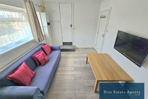 2 bedroom apartment to rent, Clare Road, Staines-upon-Thames, TW19