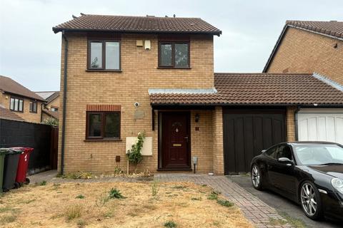3 bedroom detached house to rent, Ruby Close, Slough, SL1