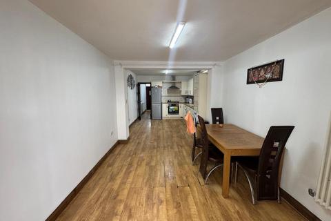 4 bedroom terraced house to rent, Thornton Heath CR7