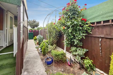 2 bedroom detached bungalow for sale, Singer Avenue, Jaywick, CLACTON-ON-SEA
