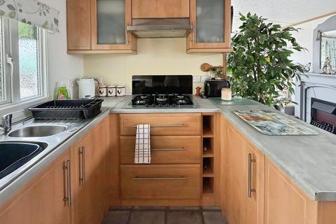 2 bedroom detached bungalow for sale, Singer Avenue, Jaywick, CLACTON-ON-SEA