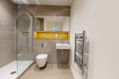 Studio to rent, Highgate Hill