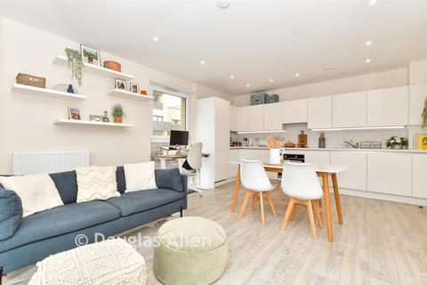 2 bedroom apartment for sale, Tansy House, London E17