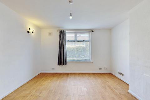 2 bedroom house for sale, Highgrove Road, Dagenham, RM8