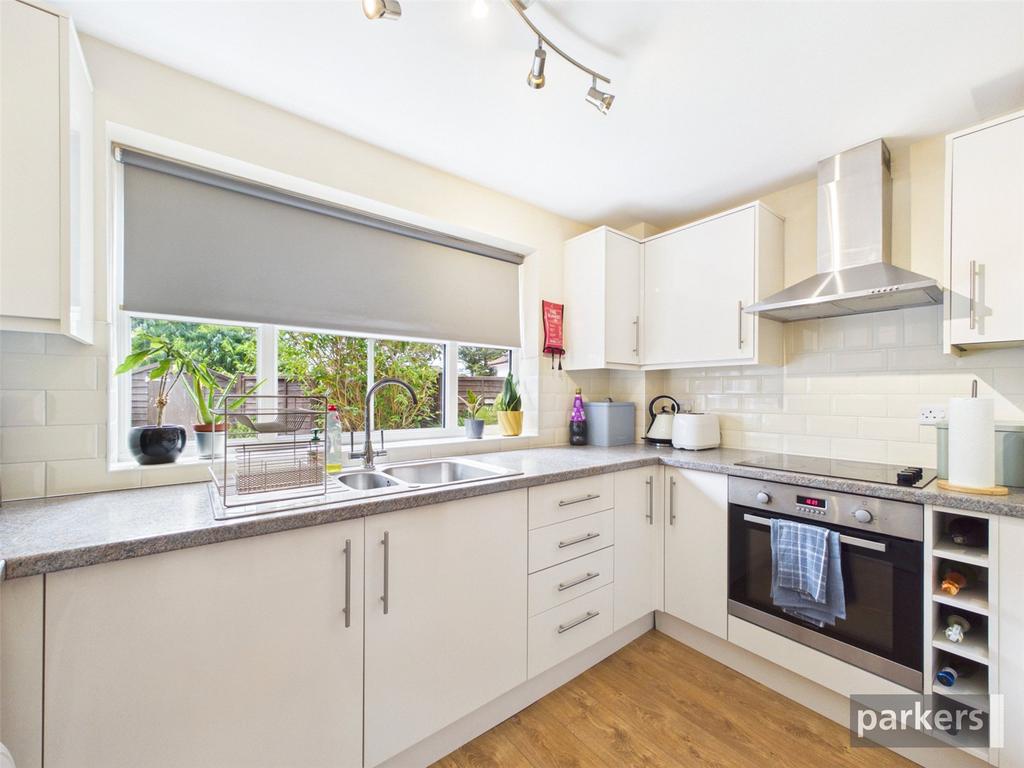 House in Woodley, Wokingham - View 4