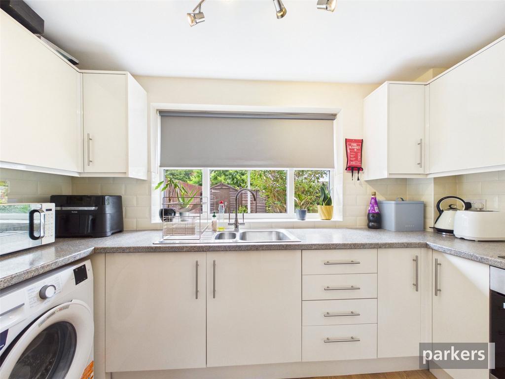 House in Woodley, Wokingham - View 5