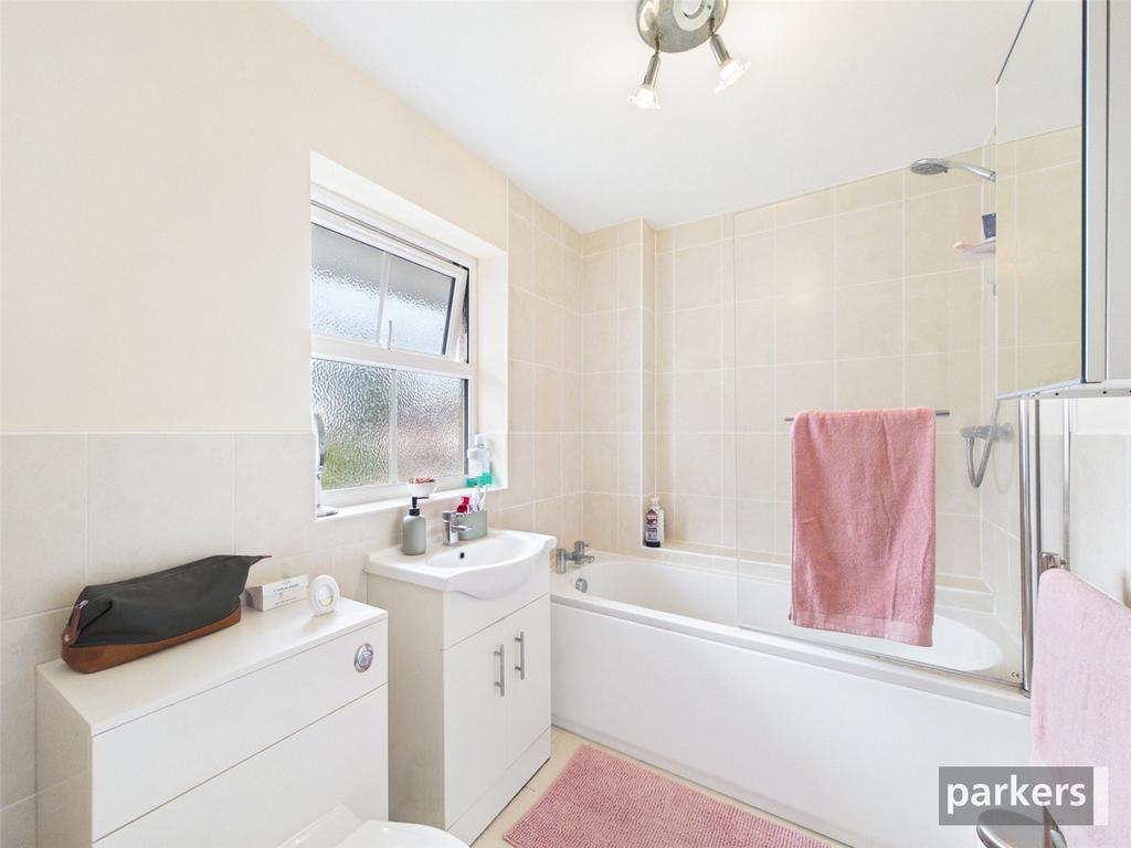 House in Woodley, Wokingham - More