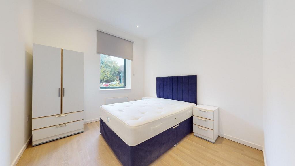 Apartment in Brentford - View 3