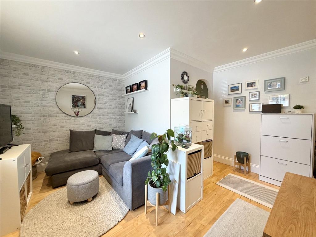 Apartment in Poole - View 2