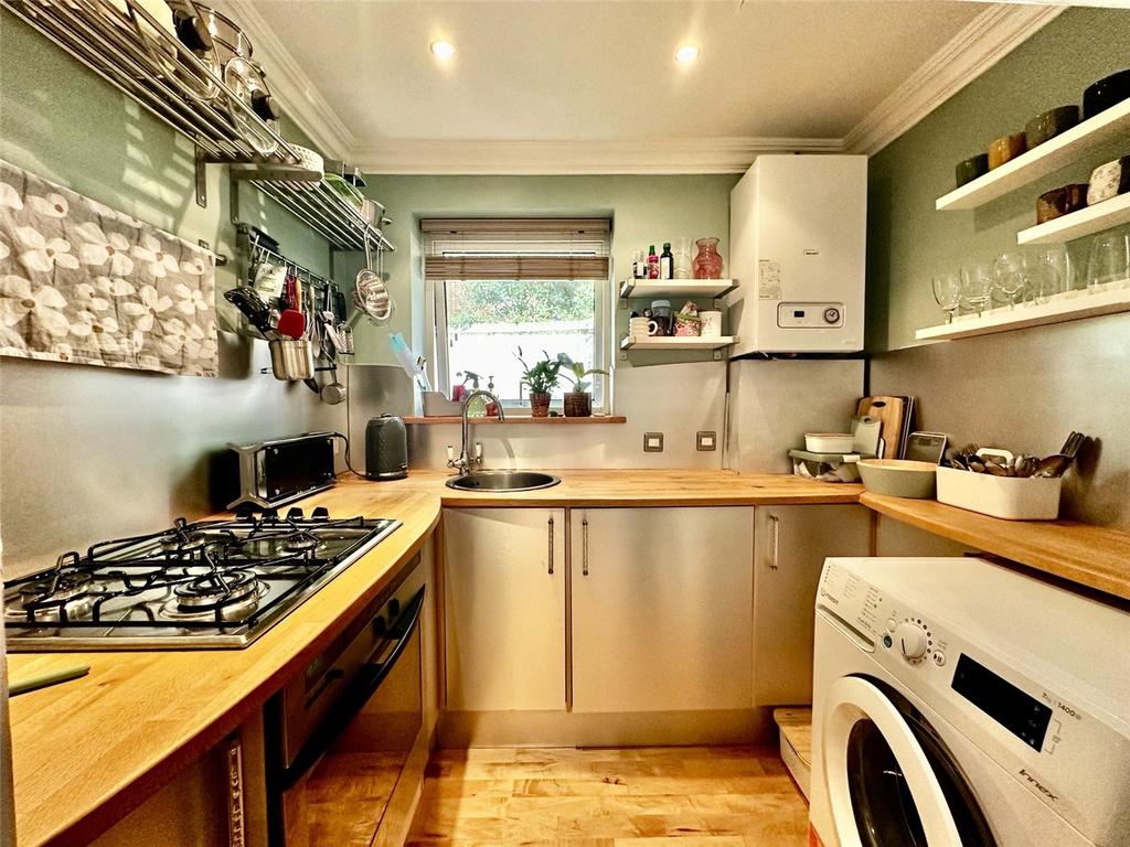 Apartment in Poole - View 3