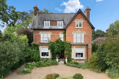3 bedroom flat for sale, Fairmile Park Road, Pine View Fairmile Park Road, KT11
