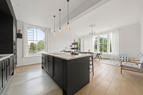 3 bedroom flat for sale, Fairmile Park Road, Pine View Fairmile Park Road, KT11