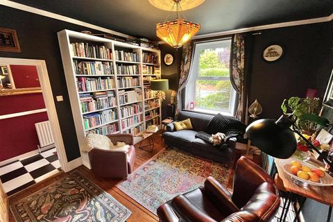 3 bedroom terraced house for sale, Norfolk Street, Glossop