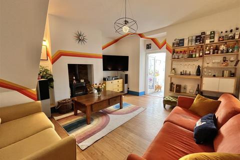 3 bedroom terraced house for sale, Norfolk Street, Glossop