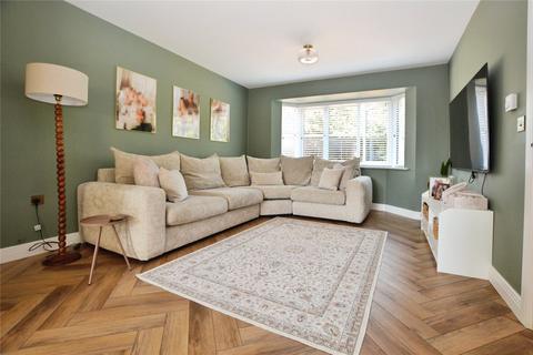 4 bedroom semi-detached house for sale, Dulwich Avenue, Basildon, Essex, SS15
