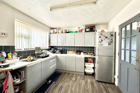 2 bedroom house to rent, Windsor Street, Thurnscoe, ROTHERHAM