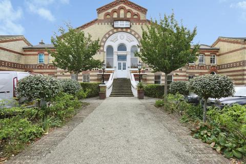 2 bedroom ground floor flat for sale, Southdowns Park, Haywards Heath