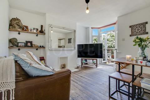 2 bedroom maisonette for sale, Tanfield Avenue, London, NW2
