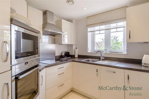 2 bedroom apartment for sale, Victoria Gardens. Reglan Road, Frinton-On-Sea, Essex, CO13 9FA