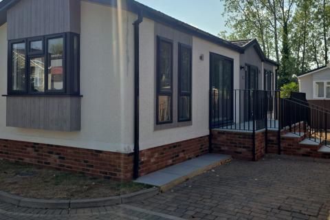 2 bedroom park home for sale, Bray, Berkshire, SL6
