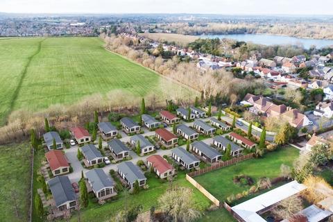 2 bedroom park home for sale, Bray, Berkshire, SL6