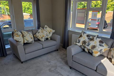 2 bedroom park home for sale, Bray, Berkshire, SL6