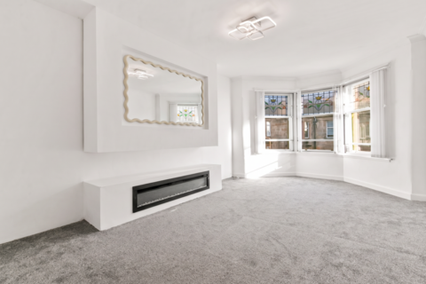 3 bedroom flat to rent, 205 Glasgow Road, Flat 5 Dumbarton G82 1DP