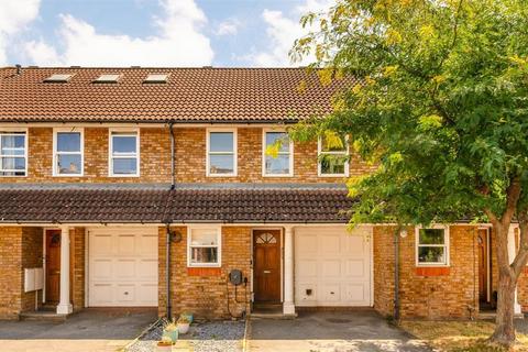 Luther Road, Teddington TW11