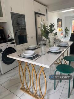 4 bedroom terraced house to rent, Abbott Road, London, E14